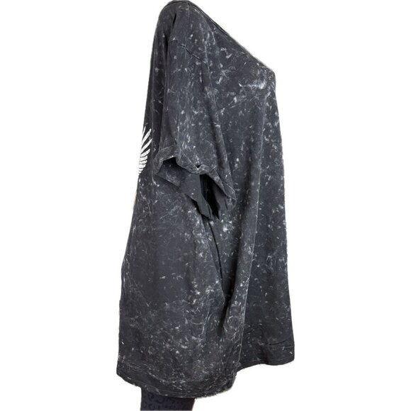 Torrid +6 Black Aged Slashed Neck Find Your Fire Graphic Eagle Short Sleeve Tee - Picture 3 of 6